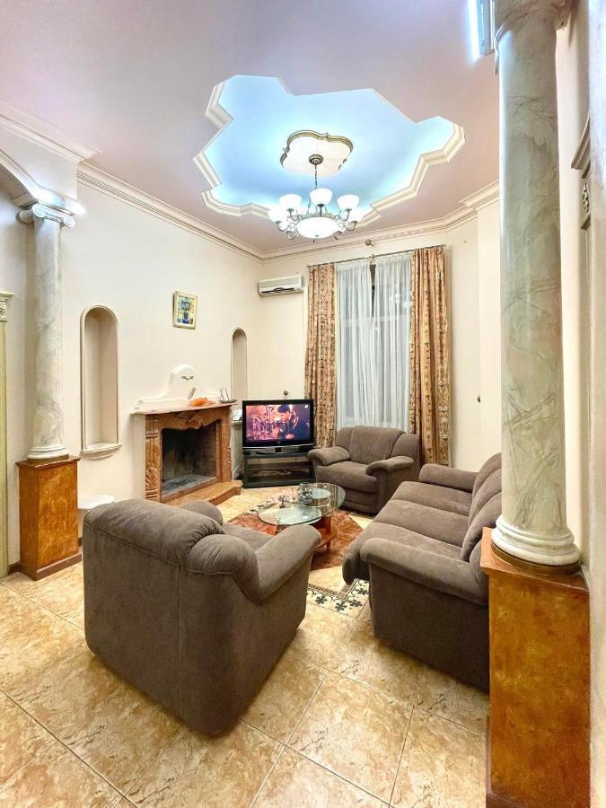 Great One Bed Right Near Opera House Apartment Kyiv Exterior photo