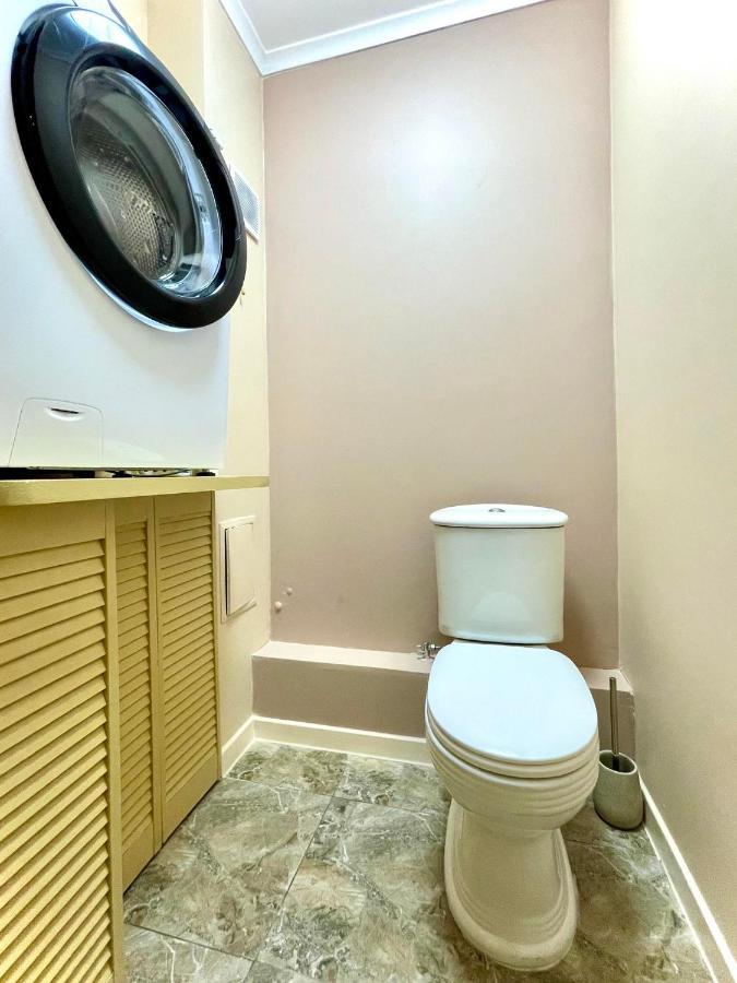 Great One Bed Right Near Opera House Apartment Kyiv Exterior photo