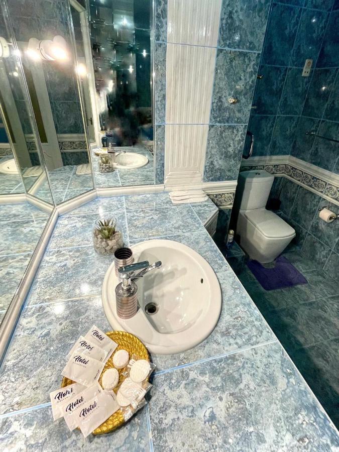 Great One Bed Right Near Opera House Apartment Kyiv Exterior photo